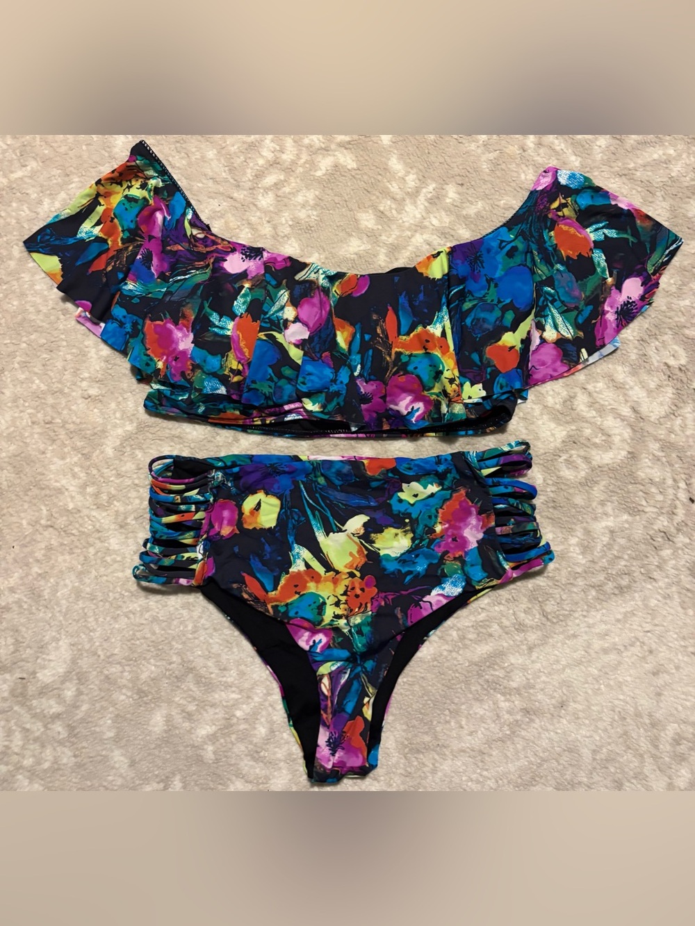From Fashion Nova - Two Piece Swimsuit Vibrant Tropical Floral Size XL LIKE NEW